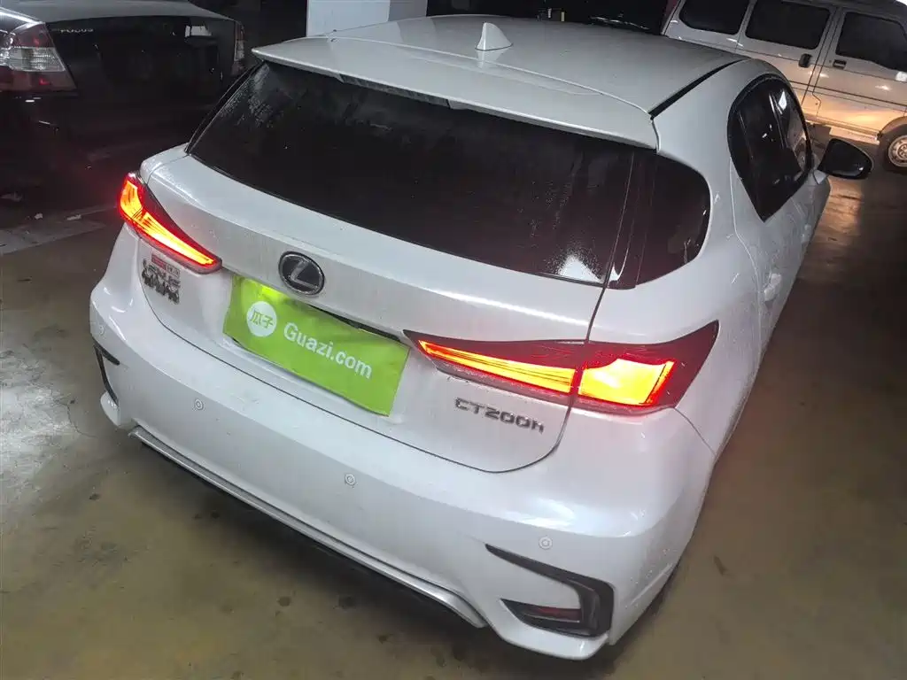 Lexus CT 2017 CT200h Elite Edition Monochrome China V фото 5