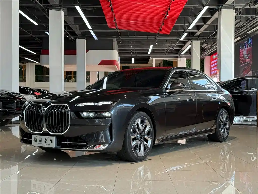 BMW 7 Series 2023 740Li Exclusive M Sport Package фото 5