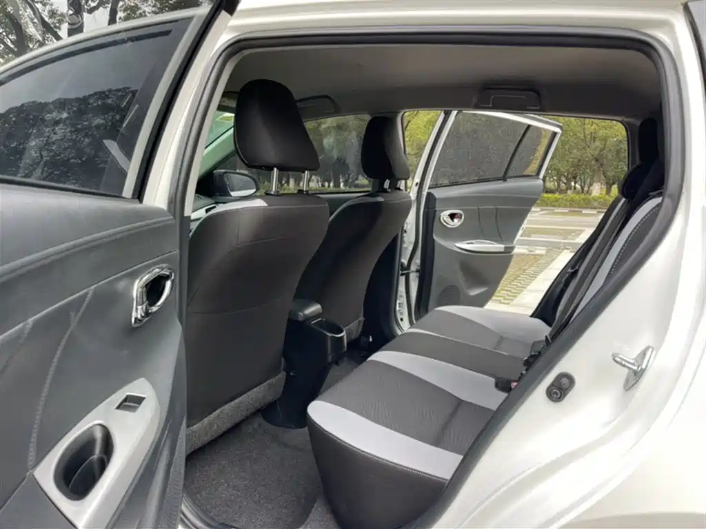 Toyota YARiS L Zhi Xuan 2021 1.5L CVT Leading Edition фото 15