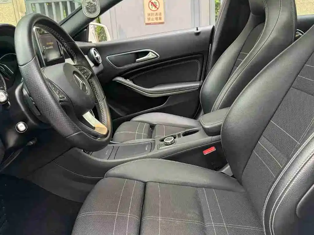 Mercedes-Benz CLA (Import) 2016 CLA 200 Sport фото 9