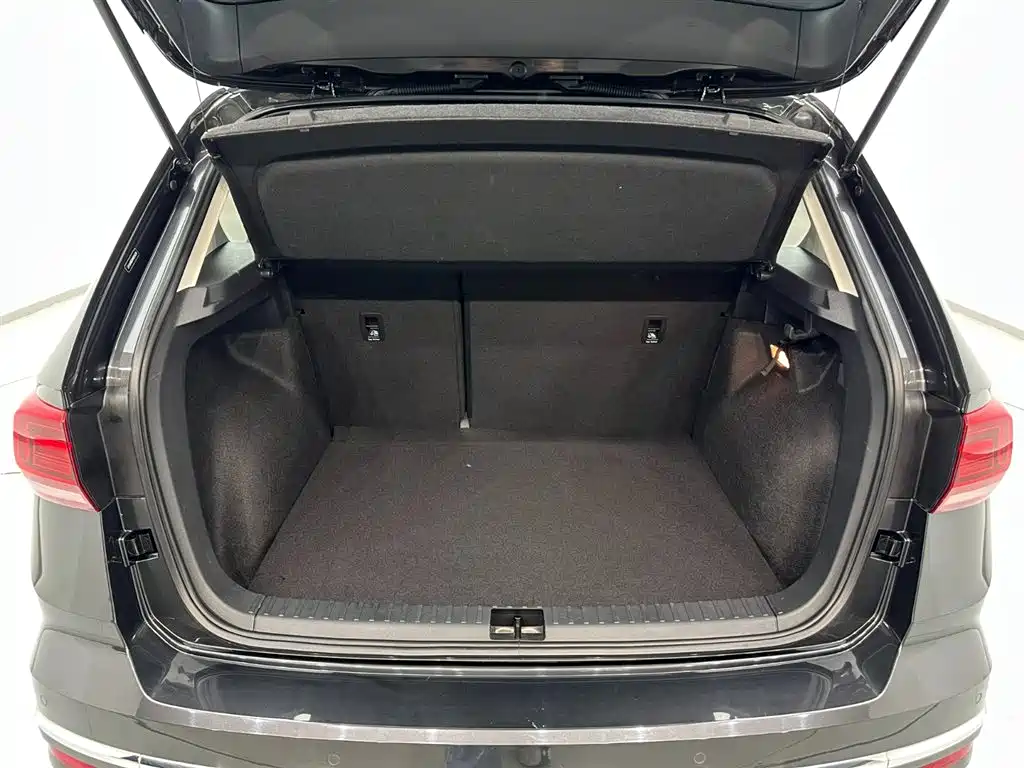 Volkswagen Tharu 2022 330TSI AWD Flagship Edition фото 27