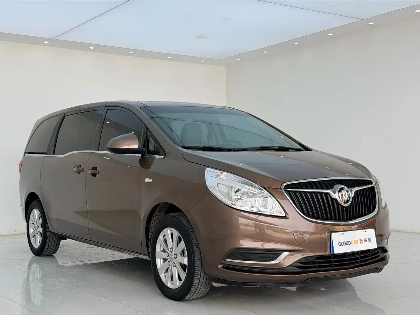 Buick GL8 2018 28T Comfort China VI фото 3
