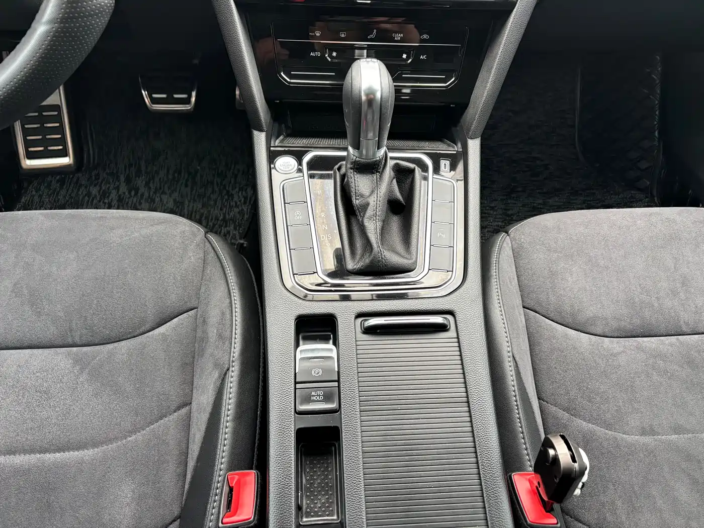Volkswagen FAW-Volkswagen CC 2024 330TSI Dazzling Edition фото 14