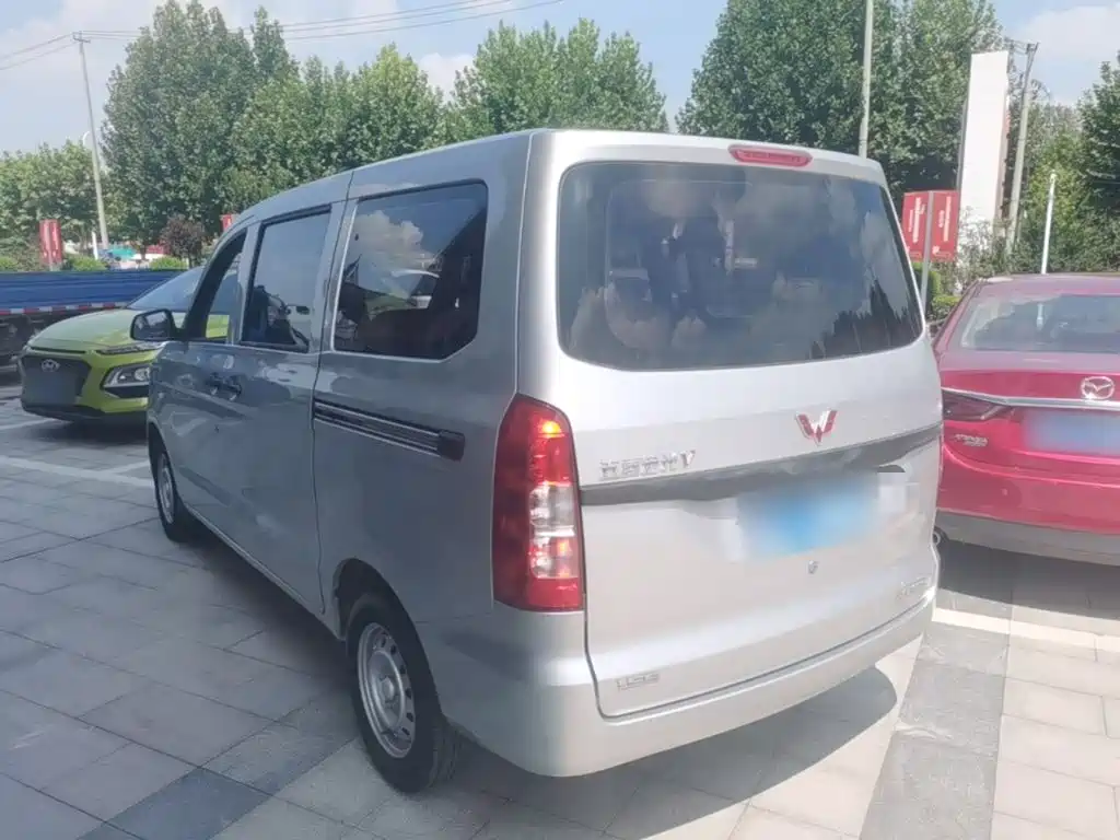 Wuling Motors Wuling Hongguang V 2023 2022 1.5L Dynamic Edition Hydraulic Power Steering LAR