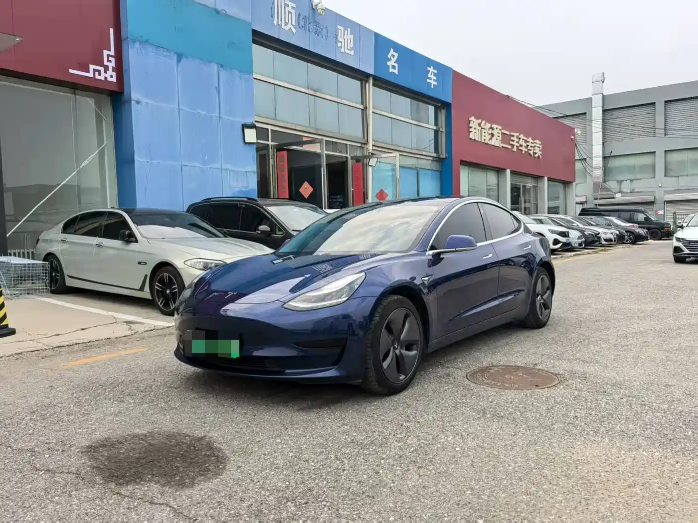 TESLA MODEL 3