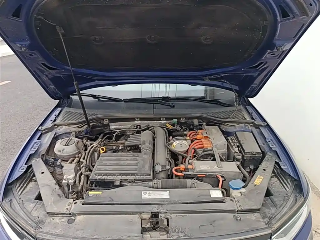 VOLKSWAGEN MAGOTAN GTE PLUG-IN HYBRID