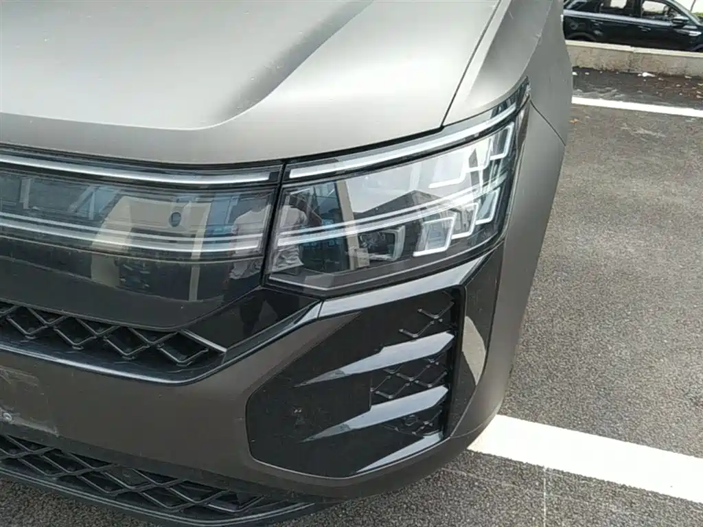 Volkswagen Teramont 2025 Teramont Pro 450TSI 4WD Summit Edition фото 24