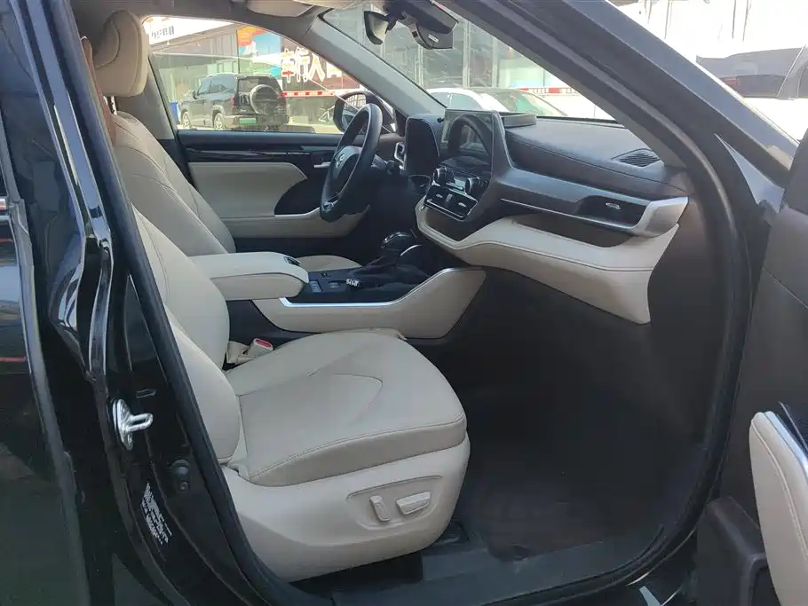 Toyota Highlander 2022 Model Dual Engine 2.5L 4WD Premium Edition 7-Seater фото 8