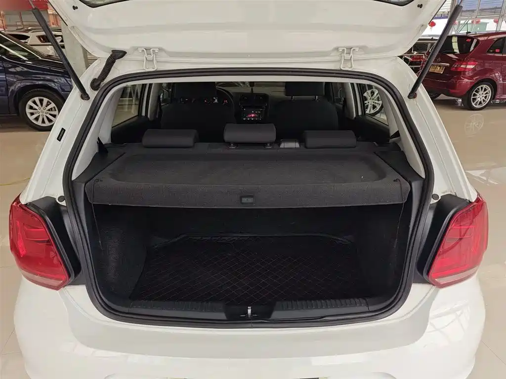 Volkswagen Polo 2016 1.4L Automatic Trend фото 21