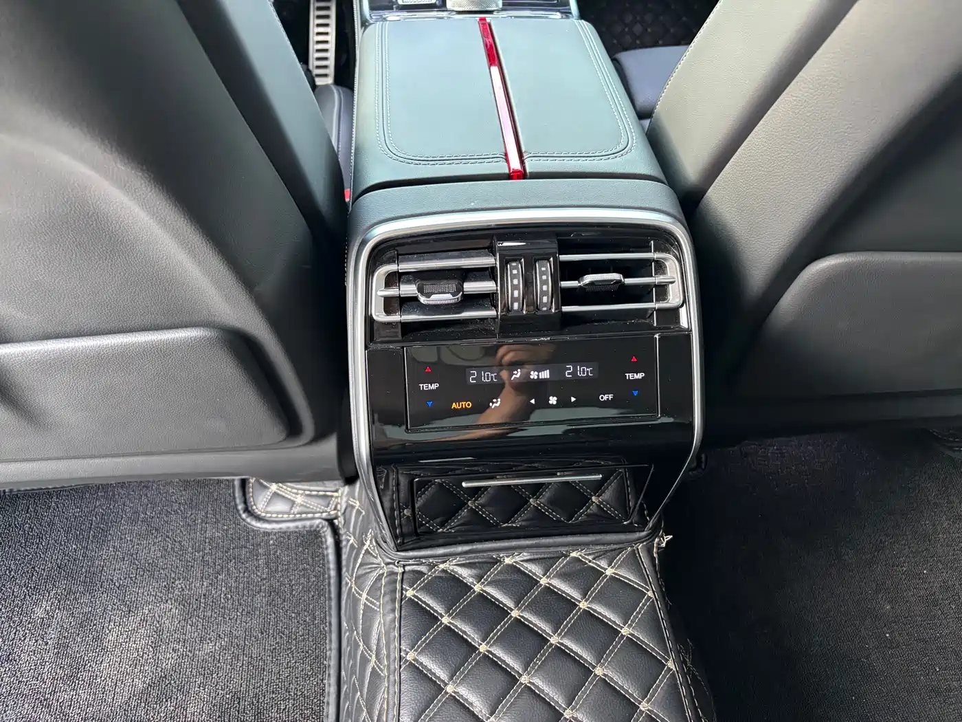 Hongqi H9 2022 2.0T Smart Connect Flag Enjoy Edition фото 8