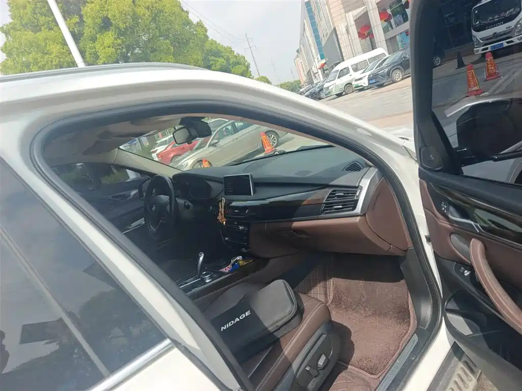 BMW X5 (Import) 2018 xDrive28i фото 21