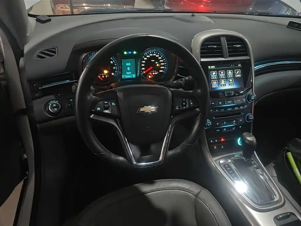 Chevrolet Malibu 2014 2.0L Automatic Luxury фото 11