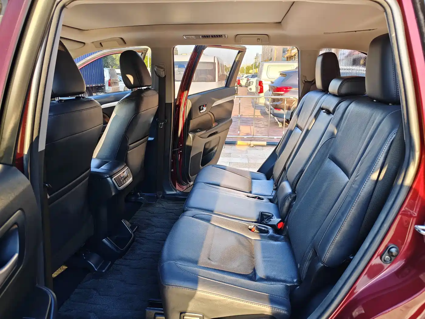Toyota Highlander 2015 2.0T FWD Luxury Edition 7-seater фото 9