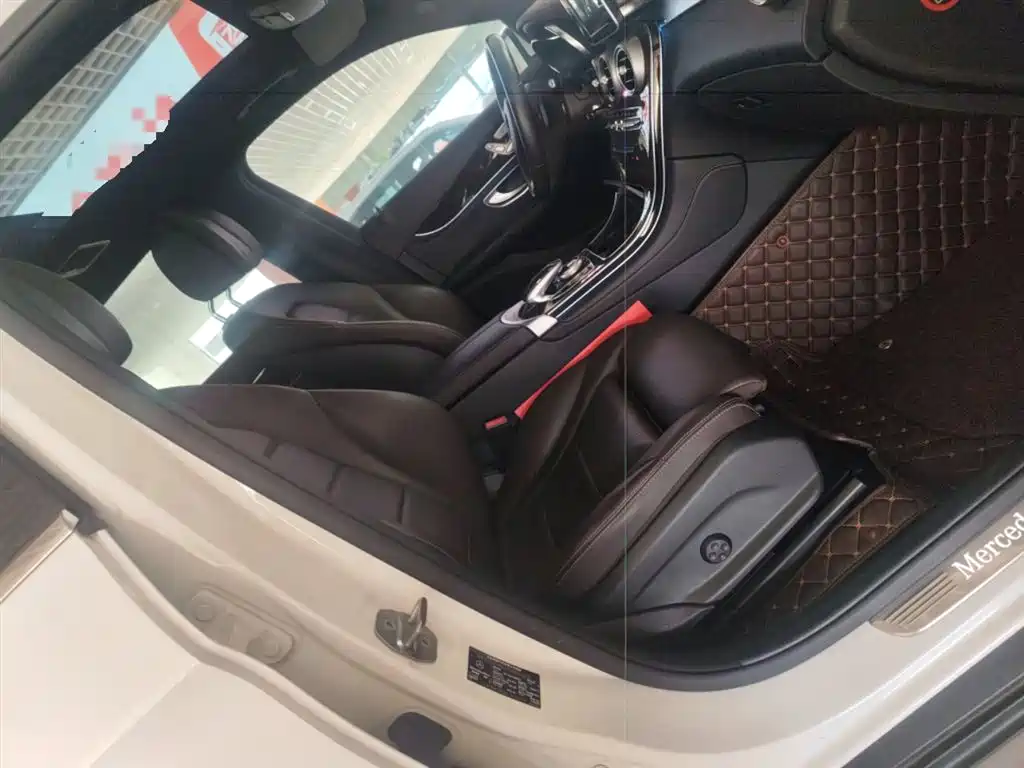Mercedes-Benz GLC 2019 GLC 260 L 4MATIC Luxury фото 20