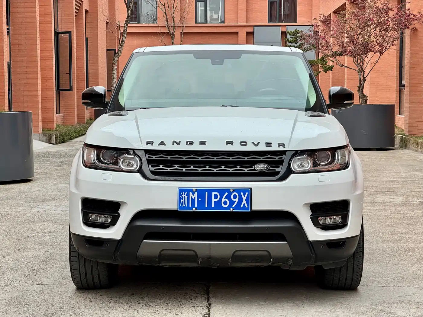 Land Rover Range Rover Sport 2016 Model 3.0 SC V6 HSE DYNAMIC фото 2