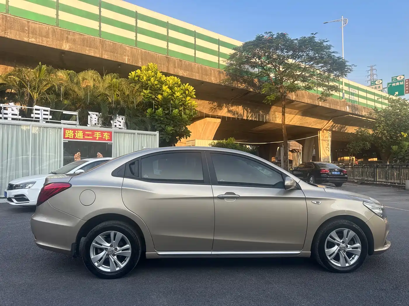 GAC Trumpchi Trumpchi GA3S Vision 2014 1.6L Automatic Luxury ESP Edition фото 4