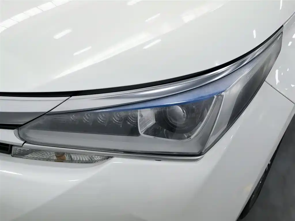 Toyota Corolla 2018 Hybrid 1.8L E-CVT Smart Edition фото 7