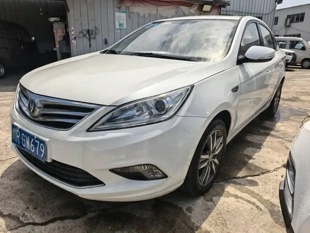 Фото 1 - Changan Eado