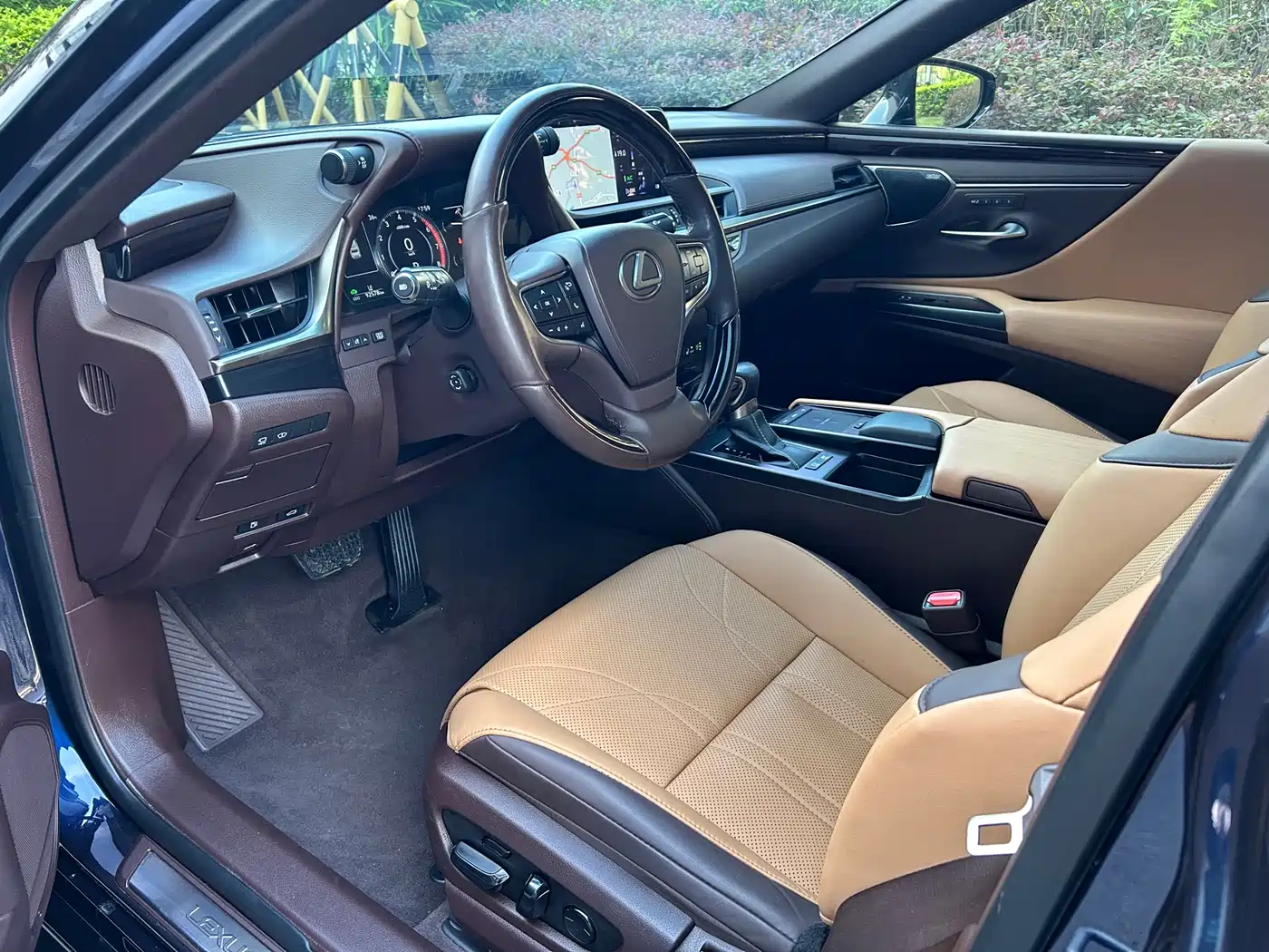 Lexus ES 2018 300h Executive Edition China V фото 13