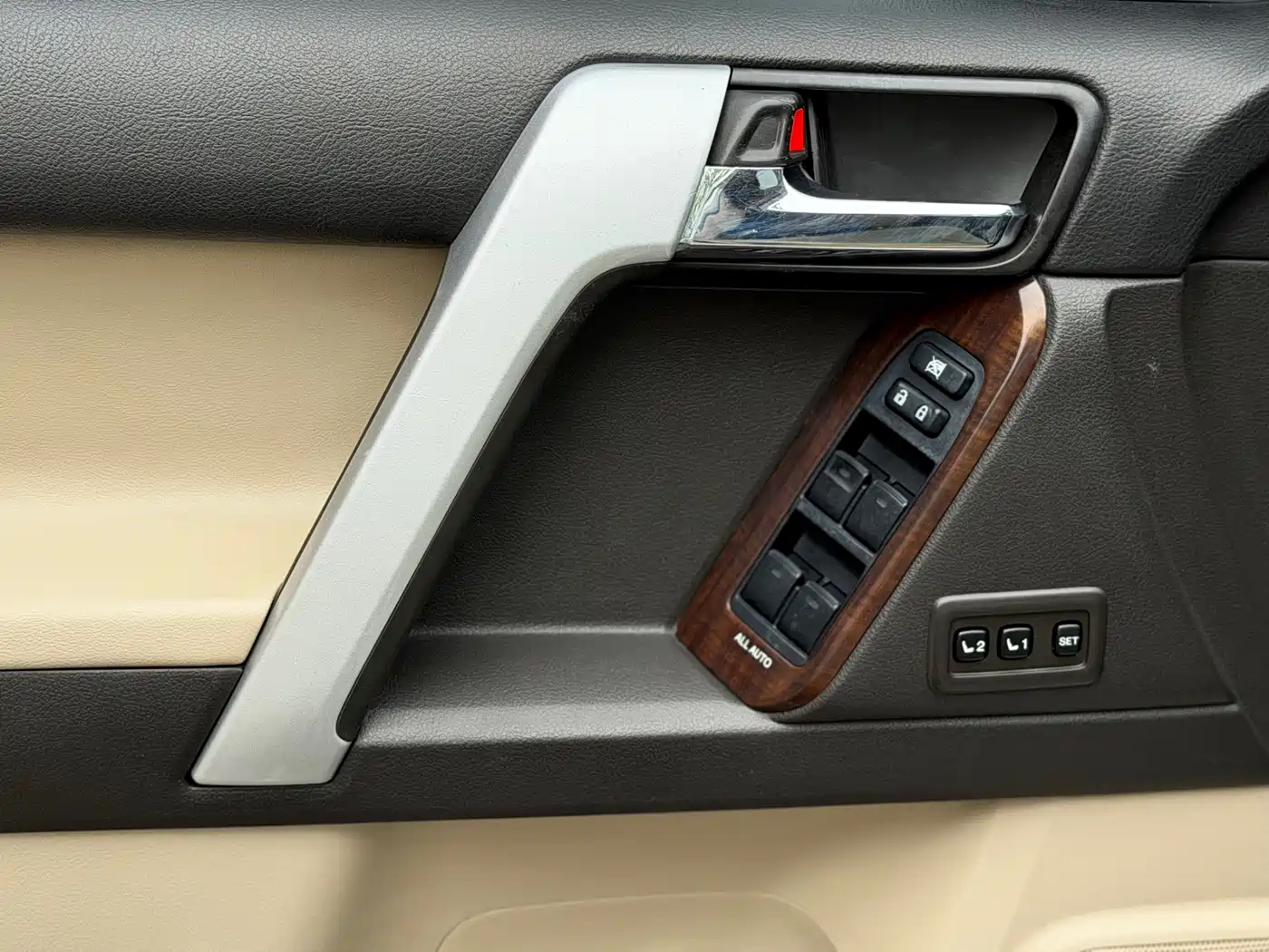 Toyota Prado 2010 4.0L Automatic VX фото 13