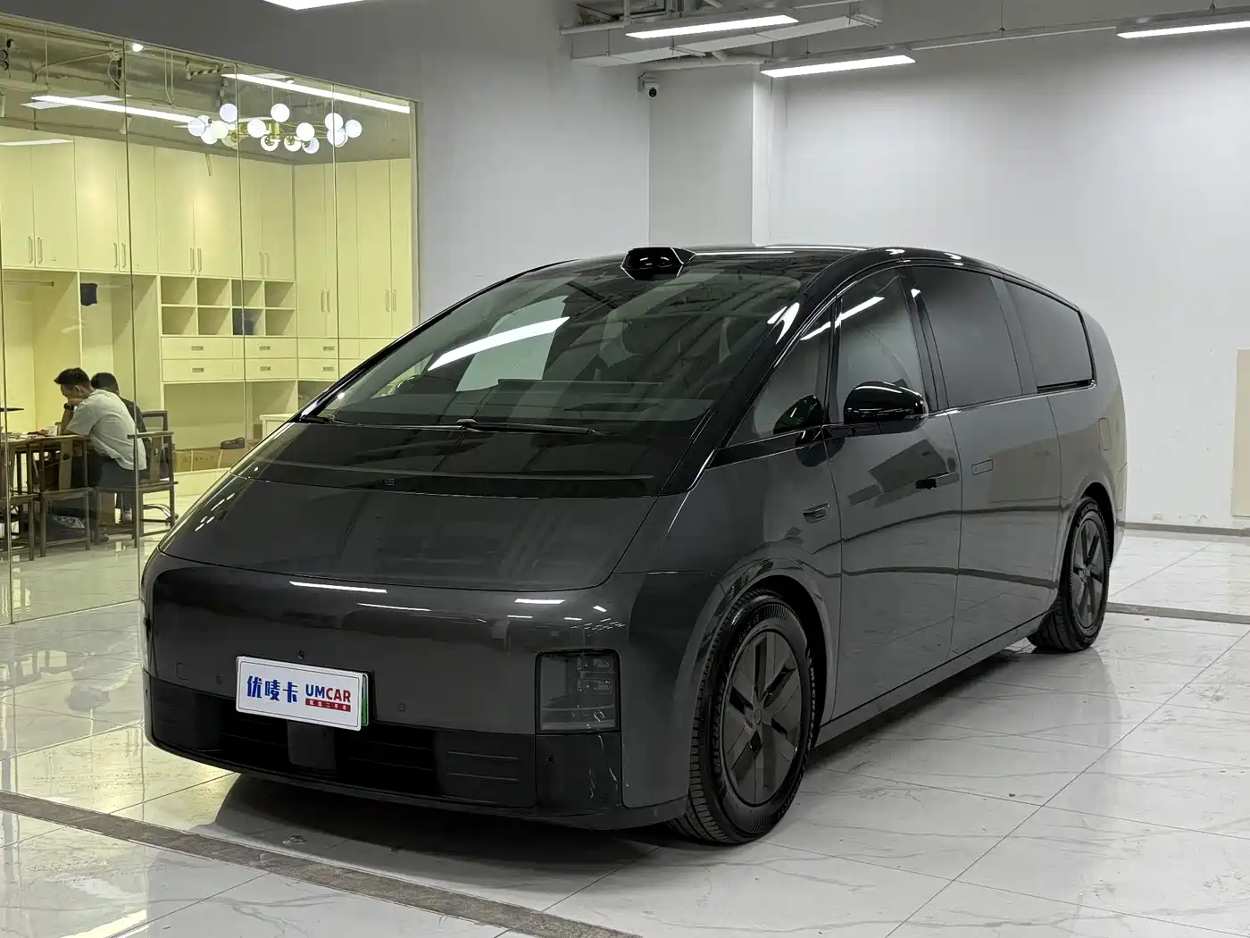 Li Auto MEGA 2024