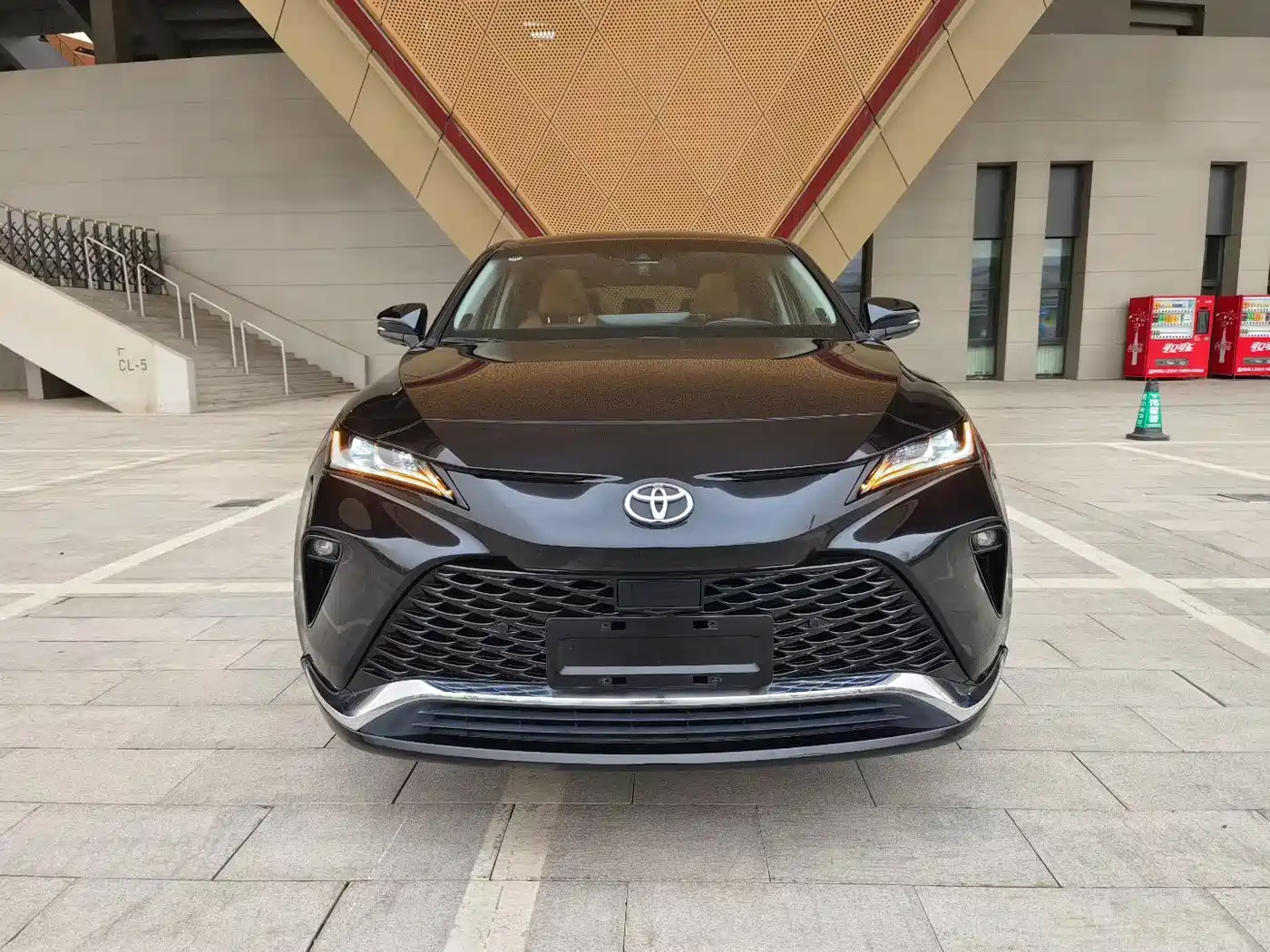 Toyota Venza 2022 2.0L CVT 2WD Premium фото 2