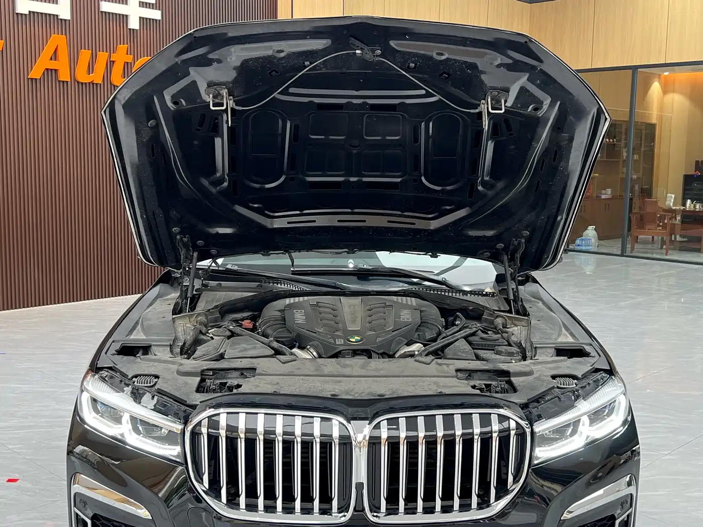 BMW 7 Series 2011 750Li xDrive фото 27