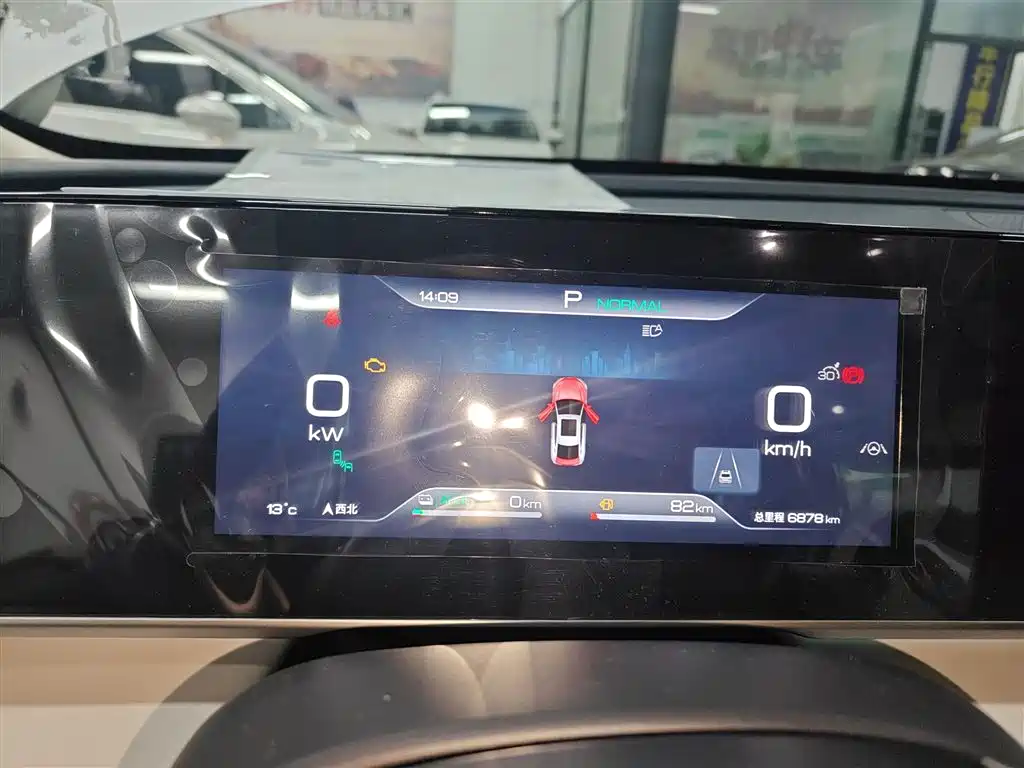 BYD Qin L 2024 DM-i 120KM Excellence Model фото 12