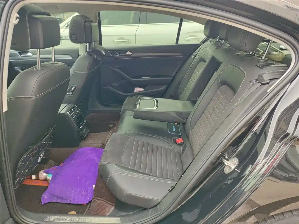 Volkswagen Magotan 2020 330TSI DSG Luxury фото 13