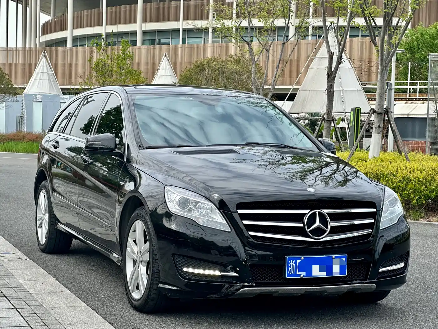 Mercedes-Benz R-Class 2017 R 320 4MATIC Luxury Collector's Edition фото 3