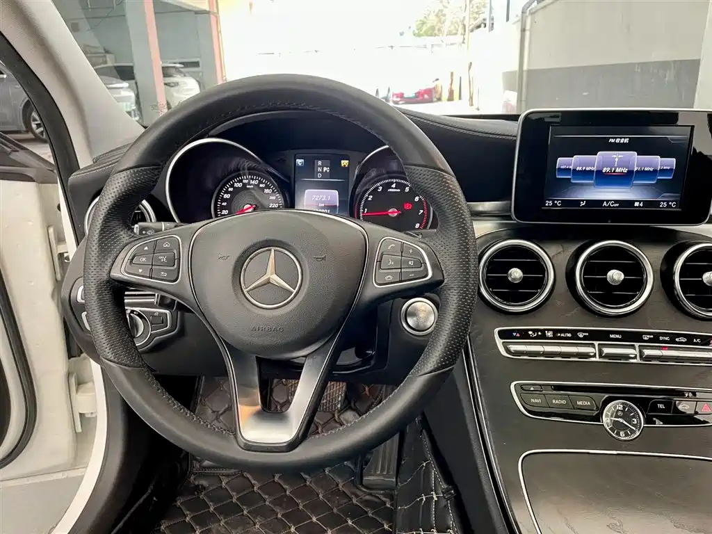 Mercedes-Benz C-Class 2016 C 200 L Sport фото 12