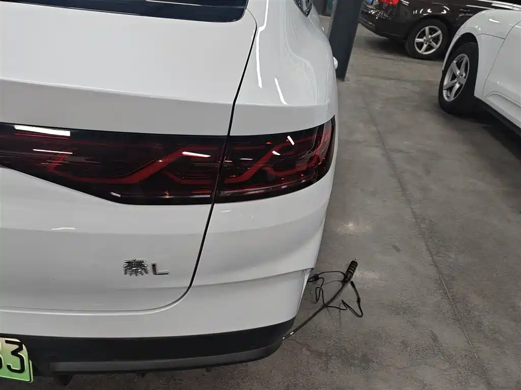 BYD Qin L 2024 DM-i 120KM Excellence Model фото 8