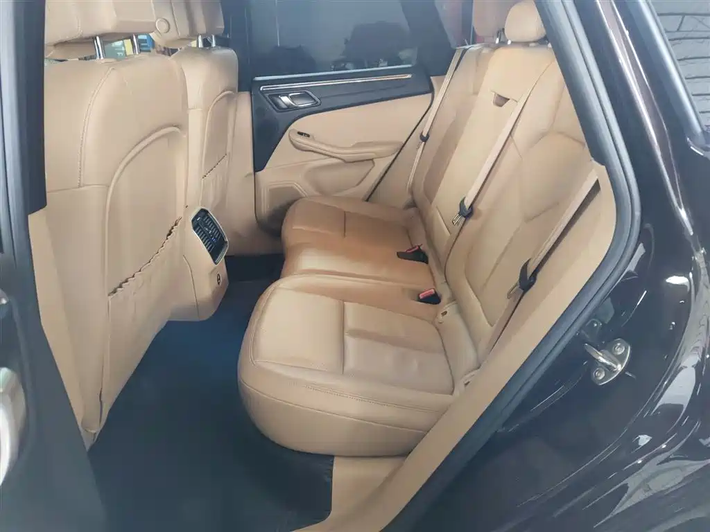 Porsche Macan 2018 Macan 2.0T фото 17