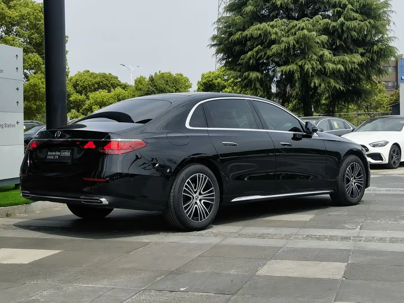 MERCEDES-BENZ E CLASS