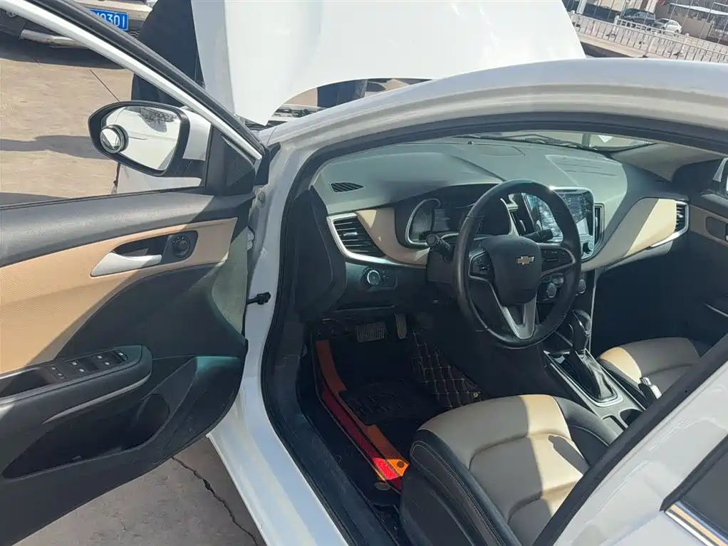 CHEVROLET CRUZE