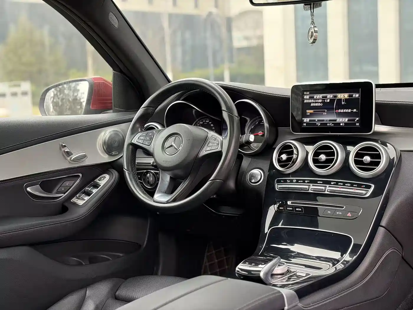 Mercedes-Benz GLC 2019 GLC 200 4MATIC фото 13