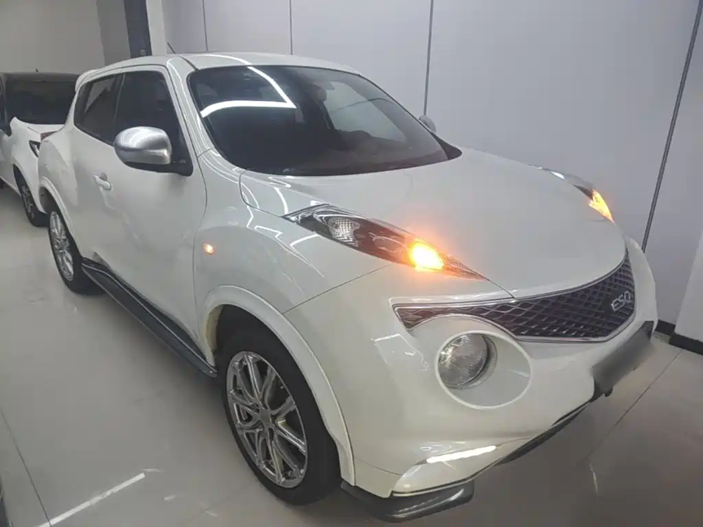 Infiniti ESQ 2017 2014 1.6L Free Edition