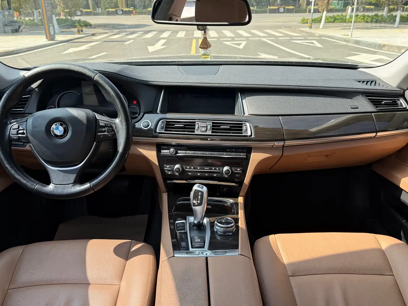 BMW 7 Series 2014 730Li Premium фото 14