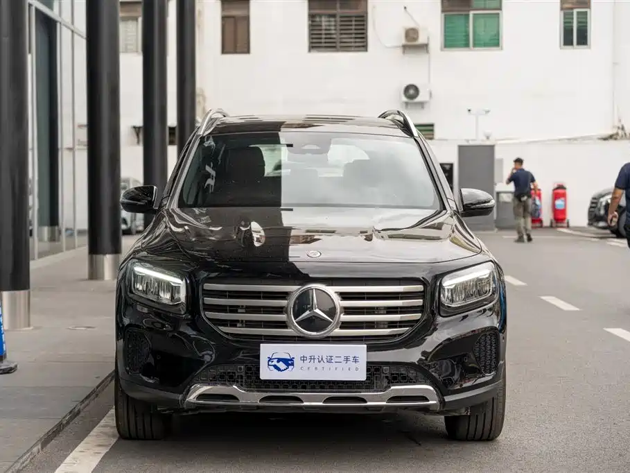 MERCEDES-BENZ GLB
