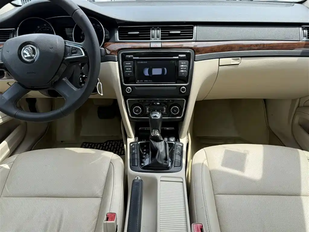 Škoda Superb 2013 1.8TSI Automatic Elegance Edition фото 20