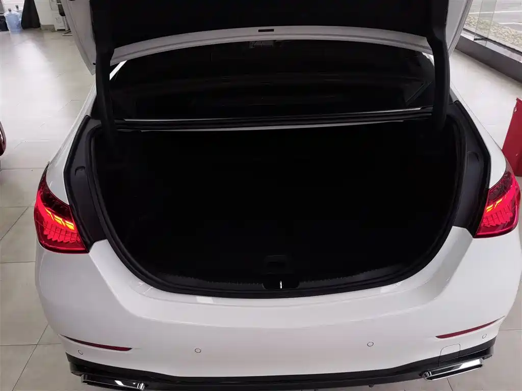 Mercedes-Benz C-Class 2023 Facelift C 260 L Night Sport Edition фото 19