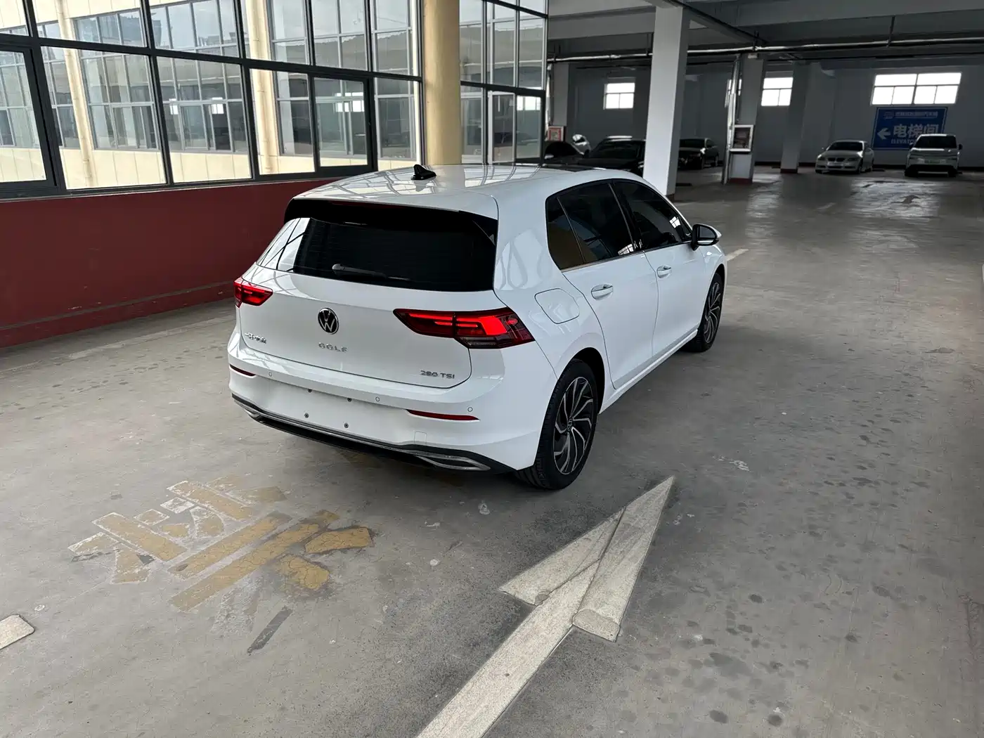 VOLKSWAGEN GOLF