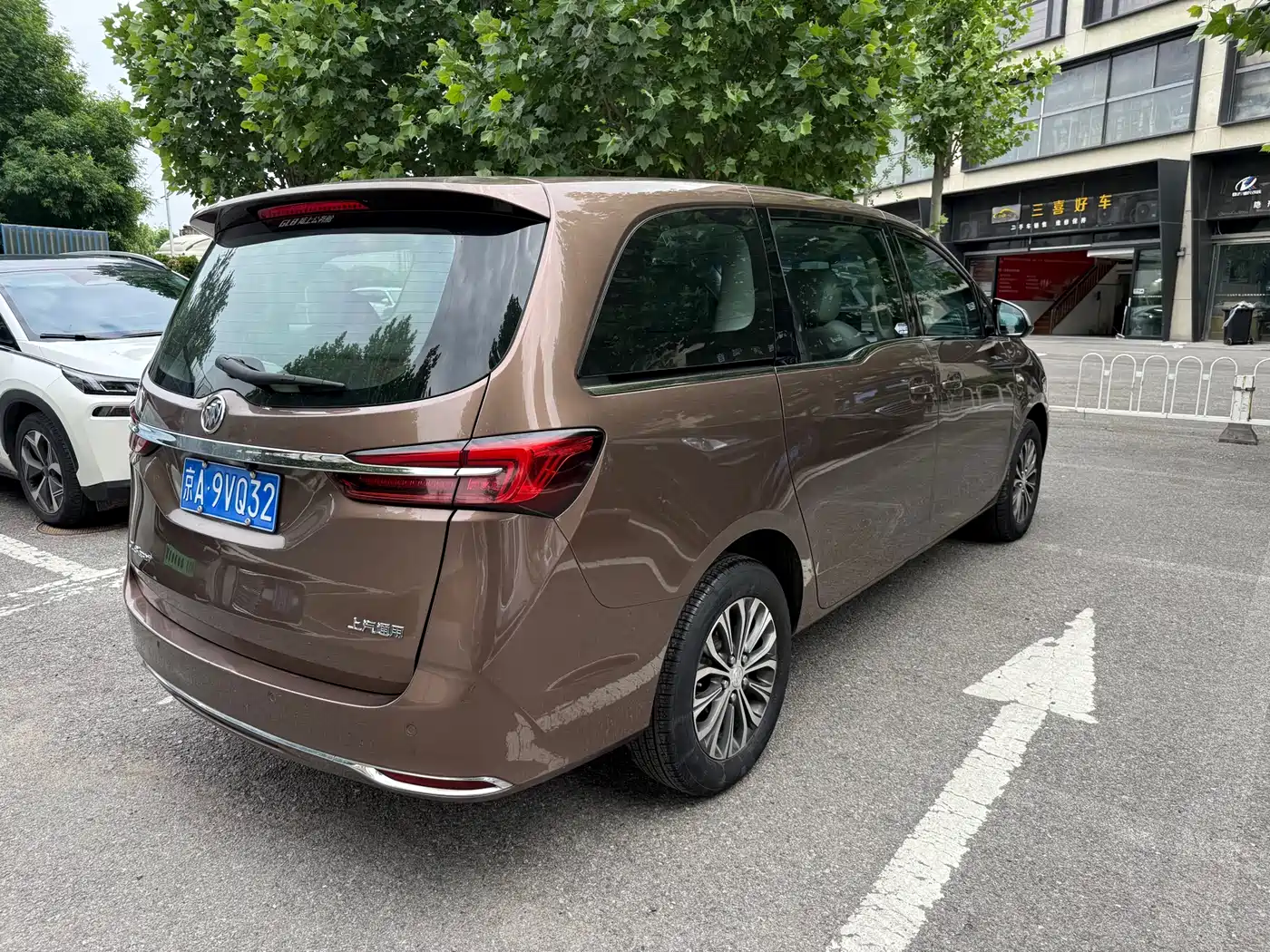 Buick GL8 2021 Land Business Class 652T Luxury фото 7