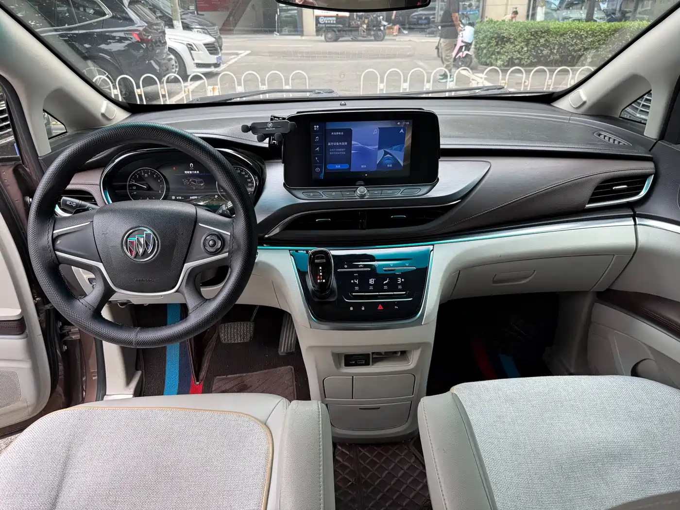 Buick GL8 2021 Land Business Class 652T Luxury фото 22