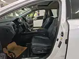 Фото 11 - Lexus RX