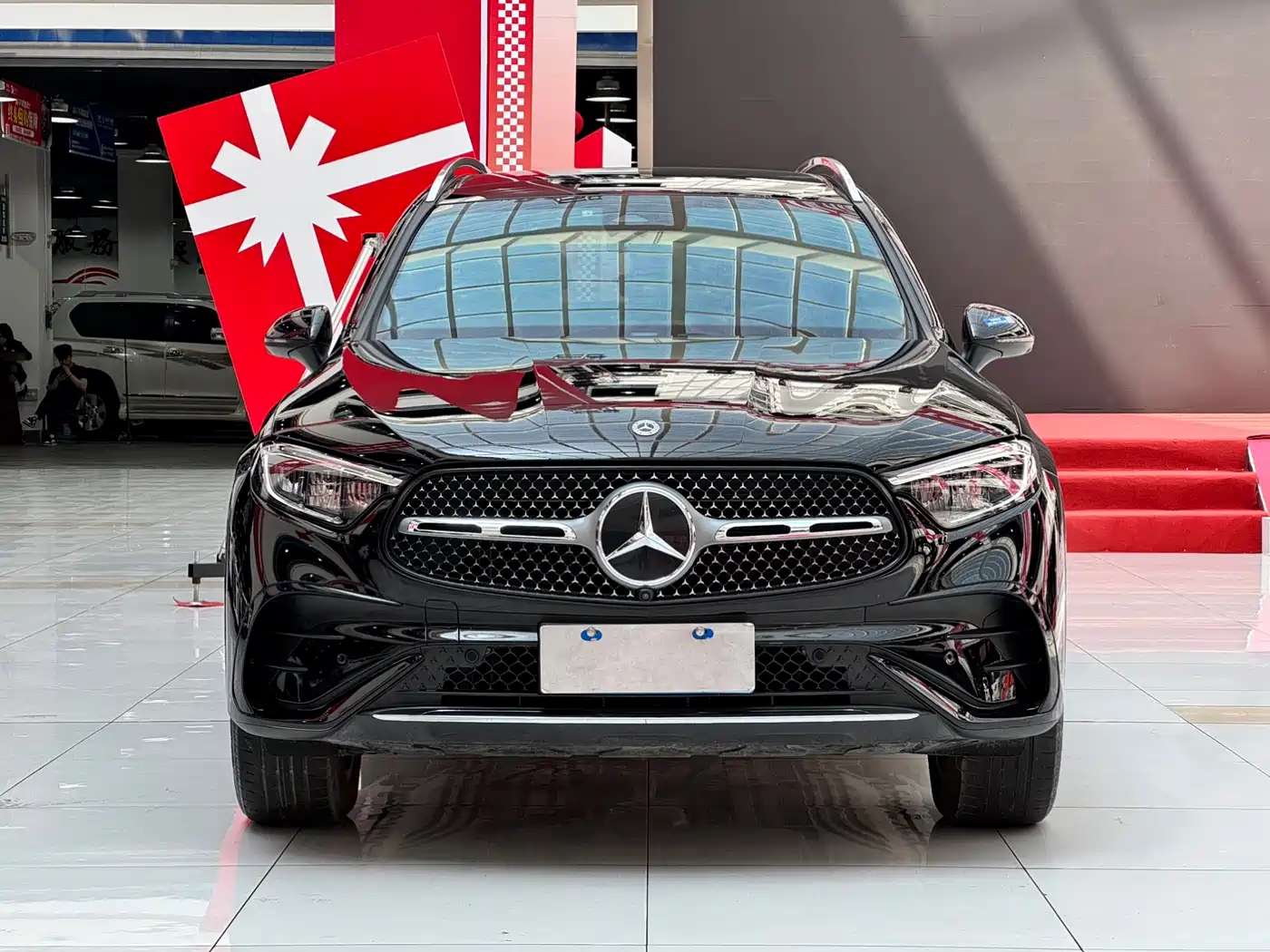 Mercedes-Benz GLC 2023 Facelift GLC 300 L 4MATIC Sport 7-Seater фото 2
