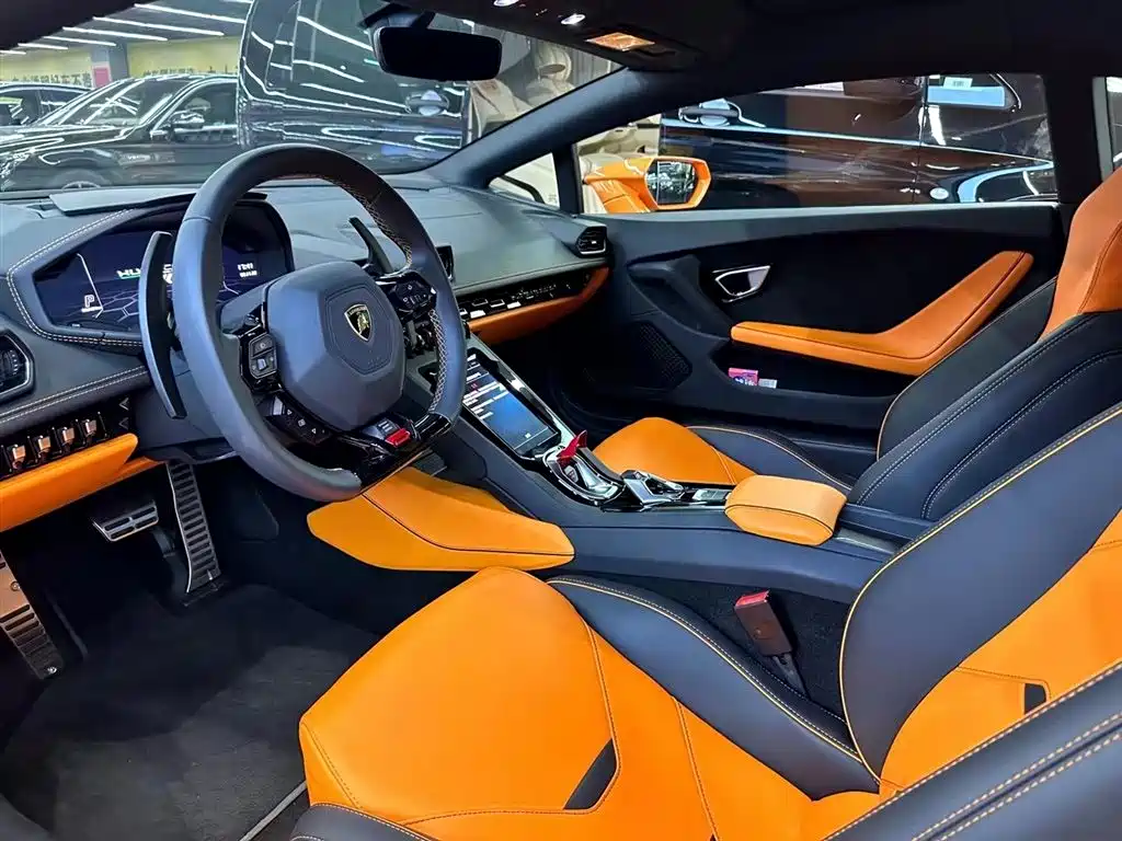 LAMBORGHINI HURACÁN