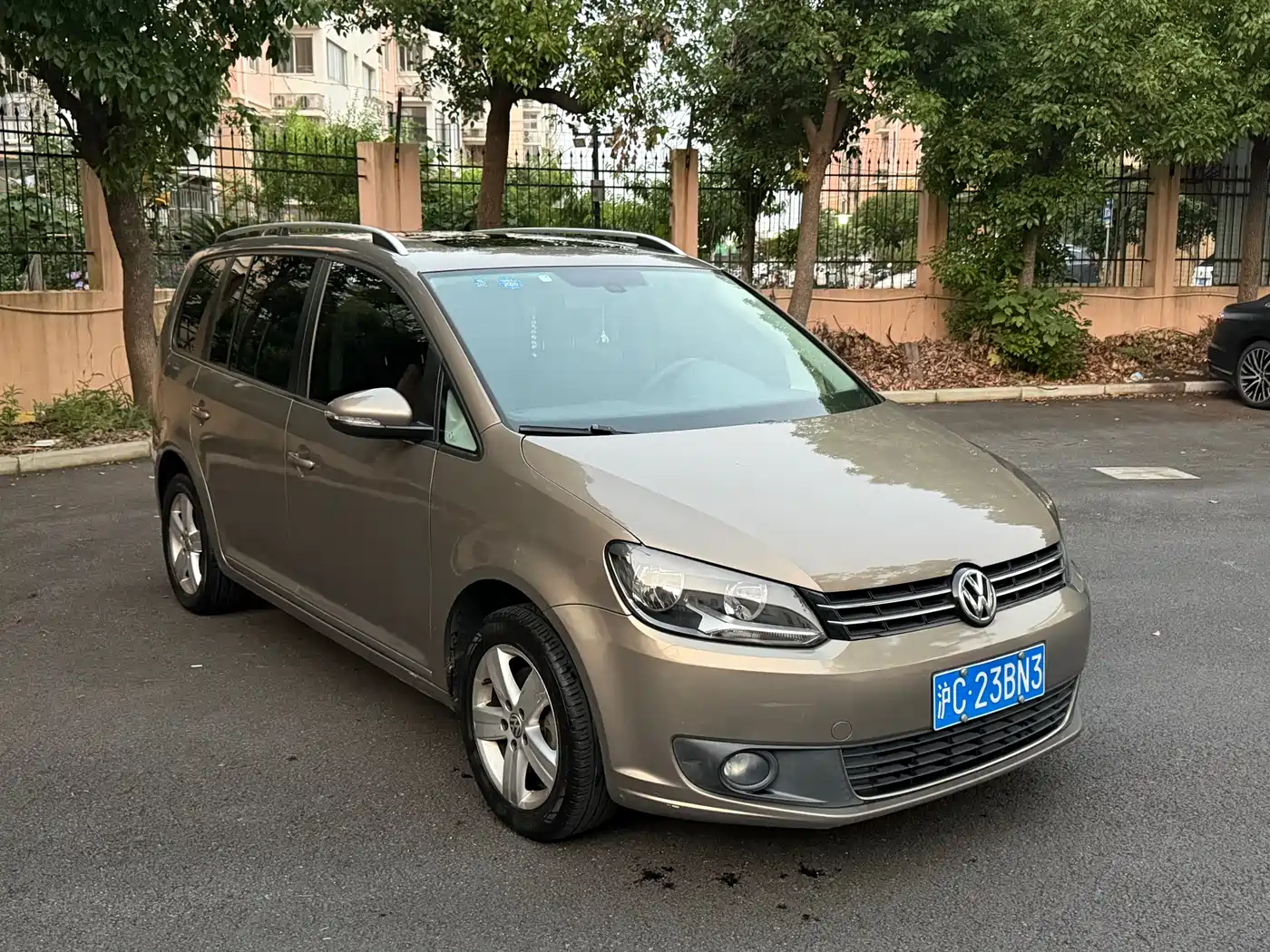 Volkswagen Touran 2015 1.4T DSG Comfort Edition 5-seater фото 3