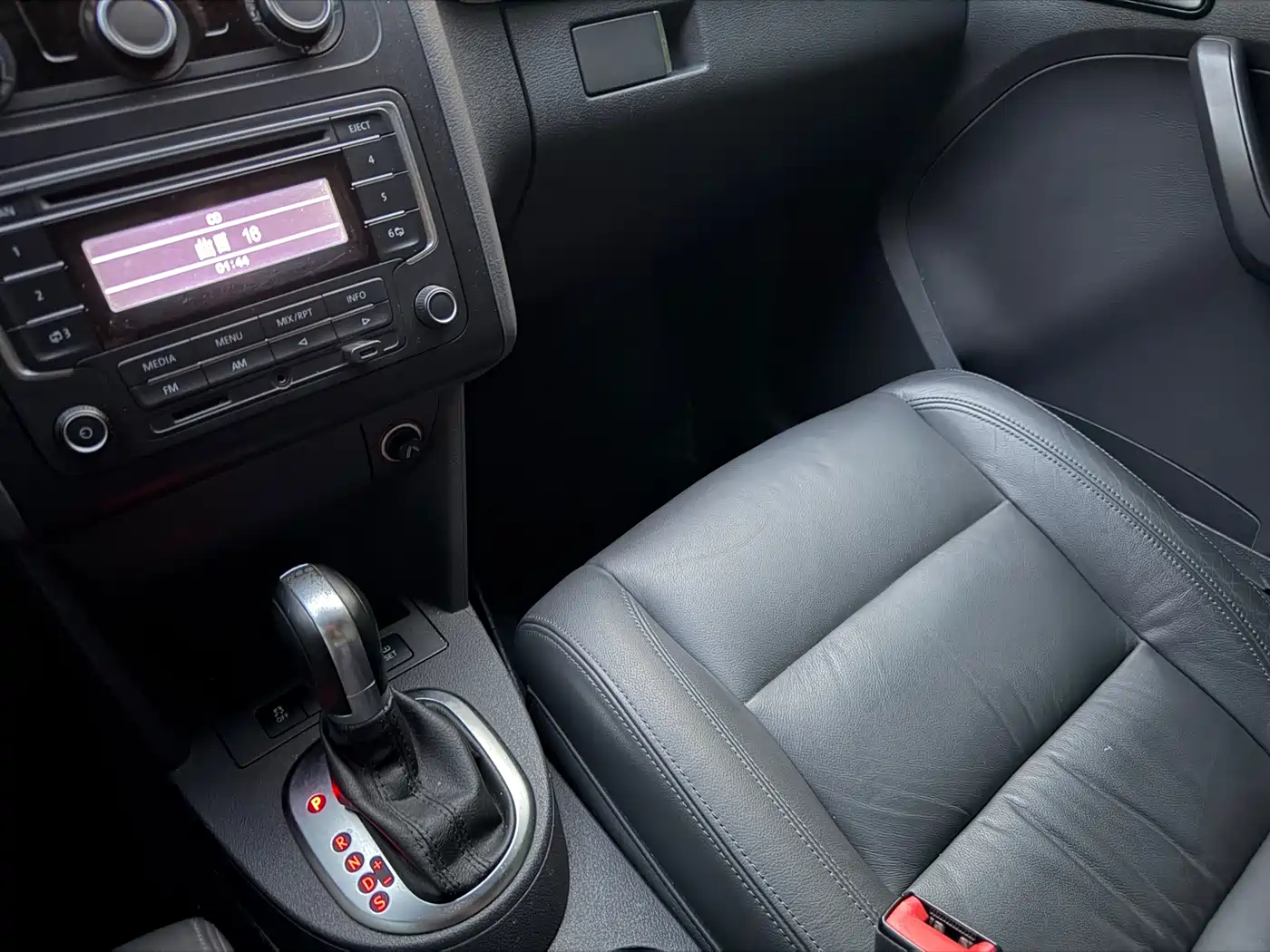 Volkswagen Touran 2015 1.4T DSG Comfort Edition 5-seater фото 17