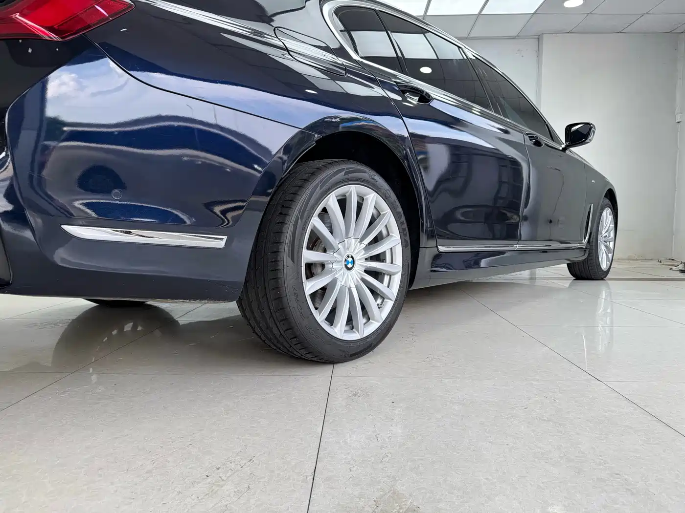 Photo 21 - BMW 7 Series